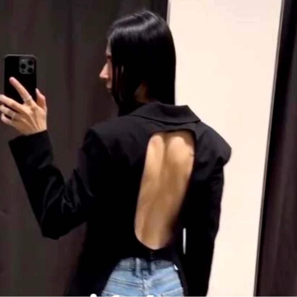 ZARA BLAZER WITH BACK CUT-OUT - Picture 2 of 5